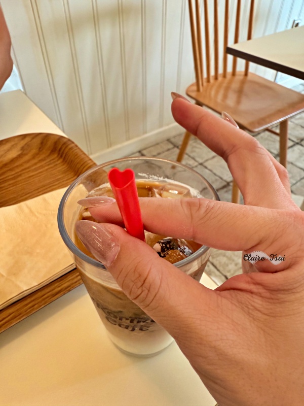 【韓國旅遊】Koriko Café 코리코 카페|把《魔女宅急便》搬進現實的首爾吉卜力官方咖啡廳🐈⬛☕️ - 第9張圖