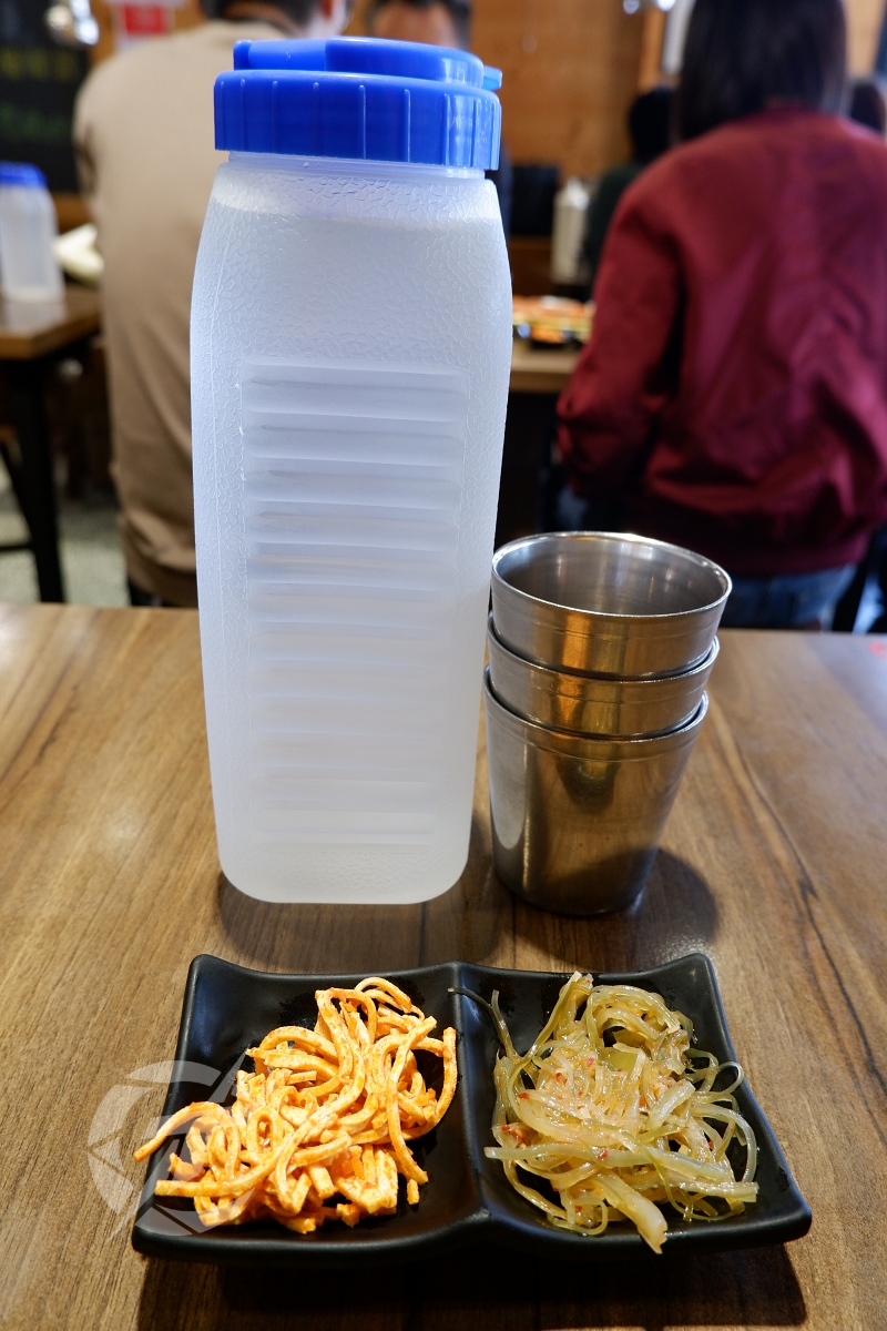 高雄韓式料理|朝月冷麵王:平日也大排長龍!必吃酸甜開胃手工小卷冷麵與料多海鮮豆腐煲 - 第8張圖