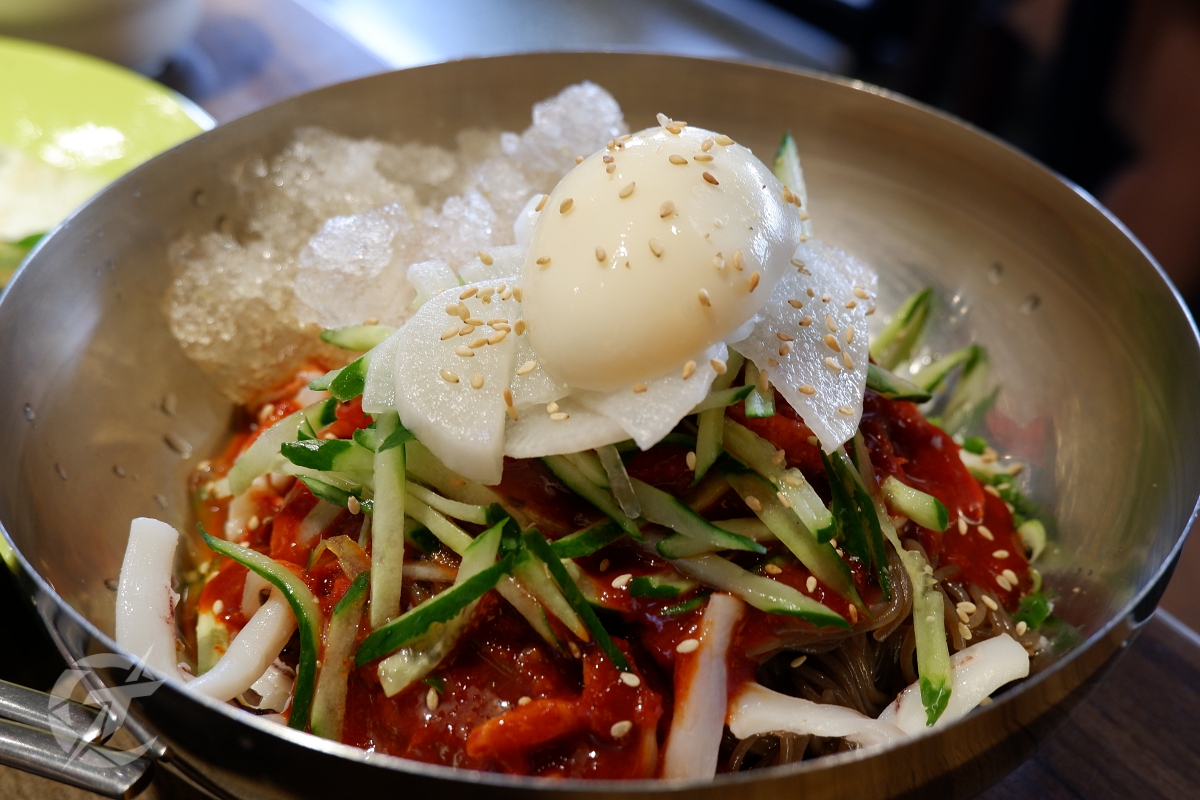 高雄韓式料理|朝月冷麵王:平日也大排長龍!必吃酸甜開胃手工小卷冷麵與料多海鮮豆腐煲 - 第9張圖