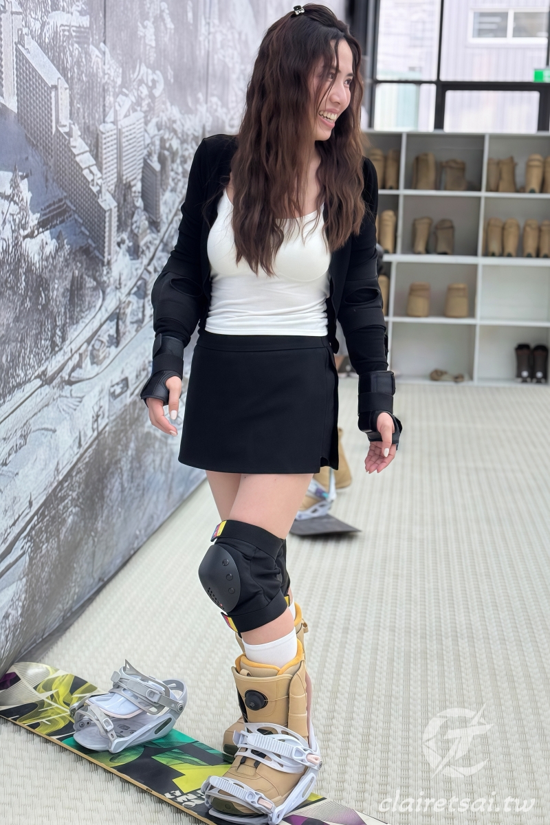 高雄王子室內滑雪學校體驗|零基礎也能快速上手!單板&雙板教學、纜車模擬、滑雪機一次玩到熟 - 第4張圖 高雄王子室內滑雪學校體驗|零基礎也能快速上手!單板&雙板教學、纜車模擬、滑雪機一次玩到熟