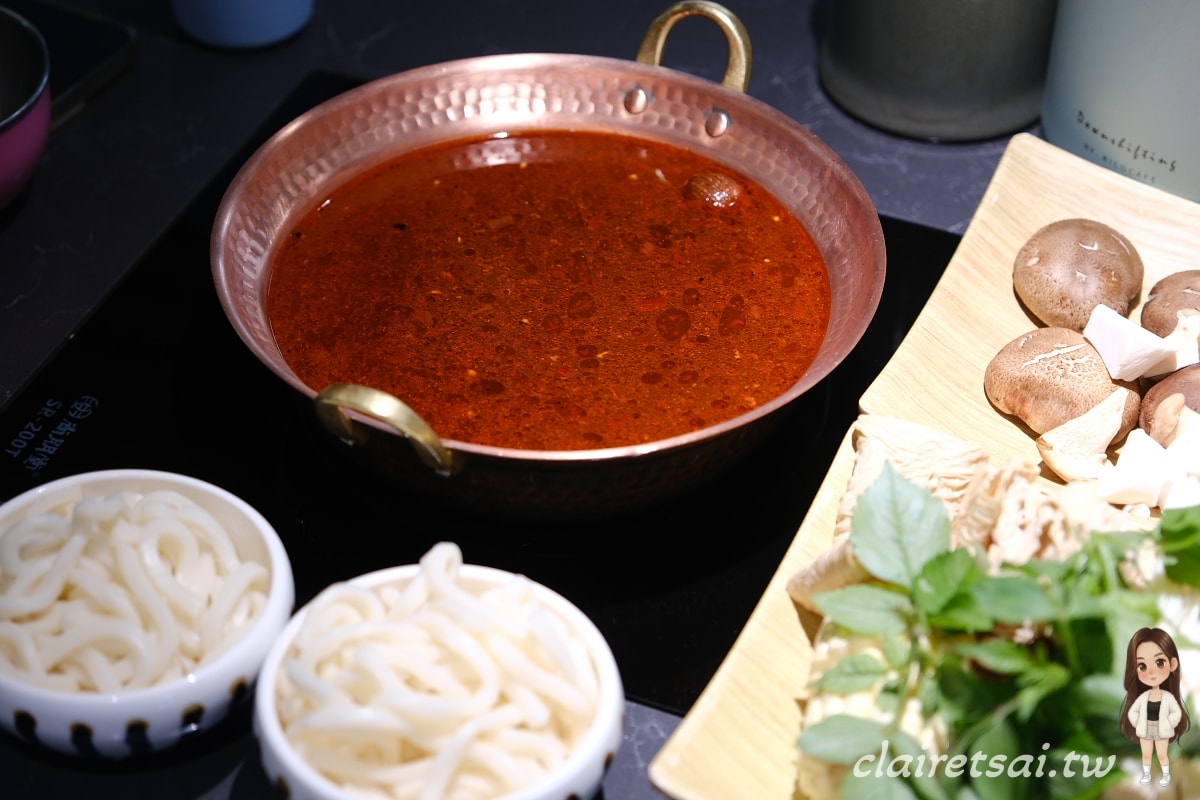 埔里美食推薦|渡之島日高鍋物:A5和牛與極鮮鱈場蟹饗宴,18度C旗下頂級日式火鍋與專屬酒櫃空間 - 第9張圖 埔里美食推薦|渡之島日高鍋物:A5和牛與極鮮鱈場蟹饗宴,18度C旗下頂級日式火鍋與專屬酒櫃空間